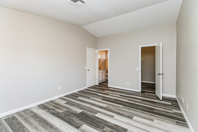 Building Photo - 2717 W Estrella Dr