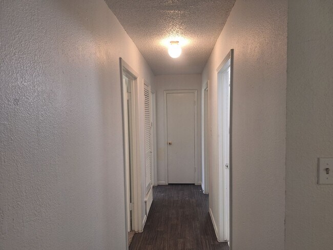 Building Photo - 6005 Barry Dr
