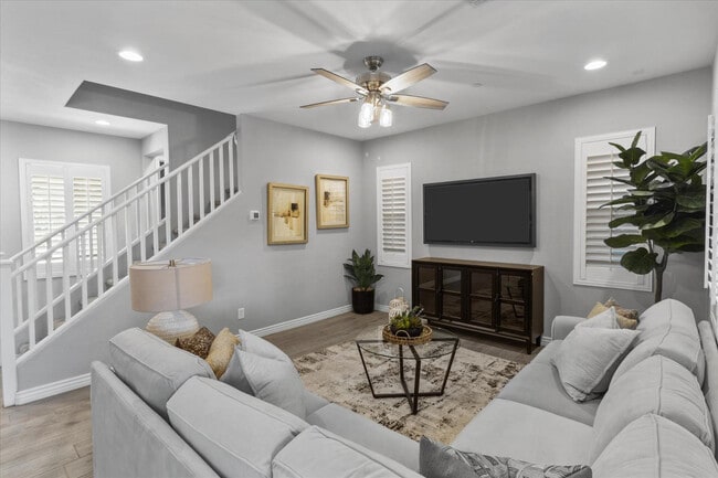 Building Photo - 1063 N 70th Way