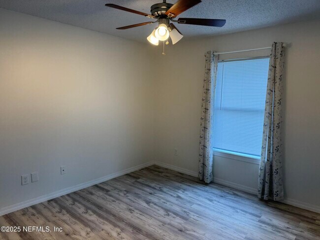 Building Photo - 96676 Commodore Point Dr