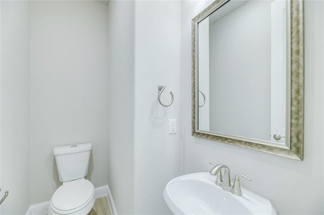 Building Photo - 2121 Sumard Dr