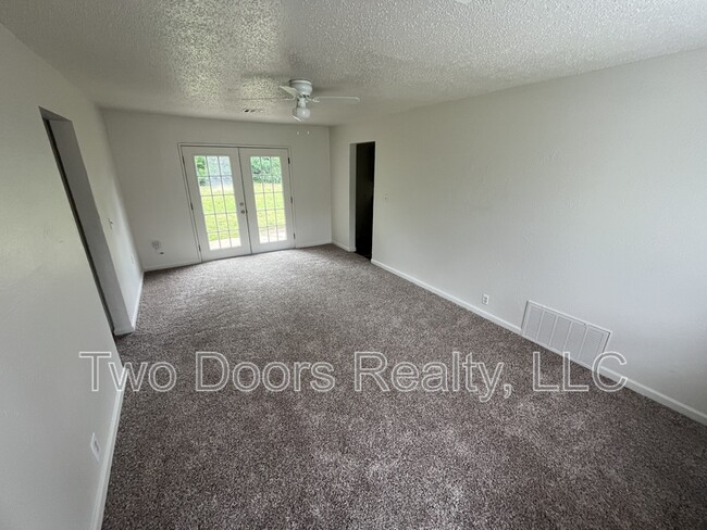 Building Photo - 4117 N Libby Ave
