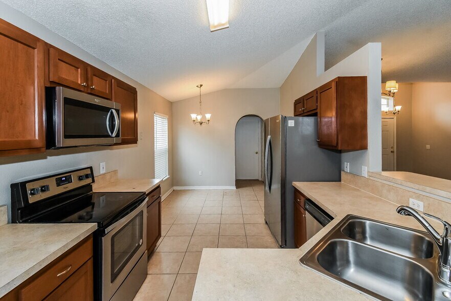 Building Photo - 11128 Lord Taylor Dr