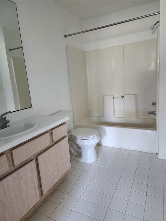 Building Photo - 5459 Vineland Rd