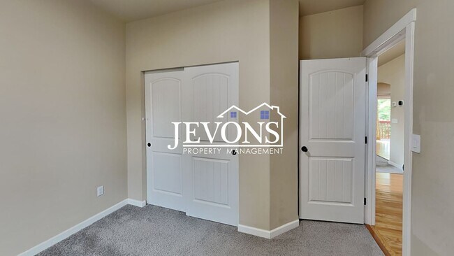 Building Photo - Free rent for September if you move in now...