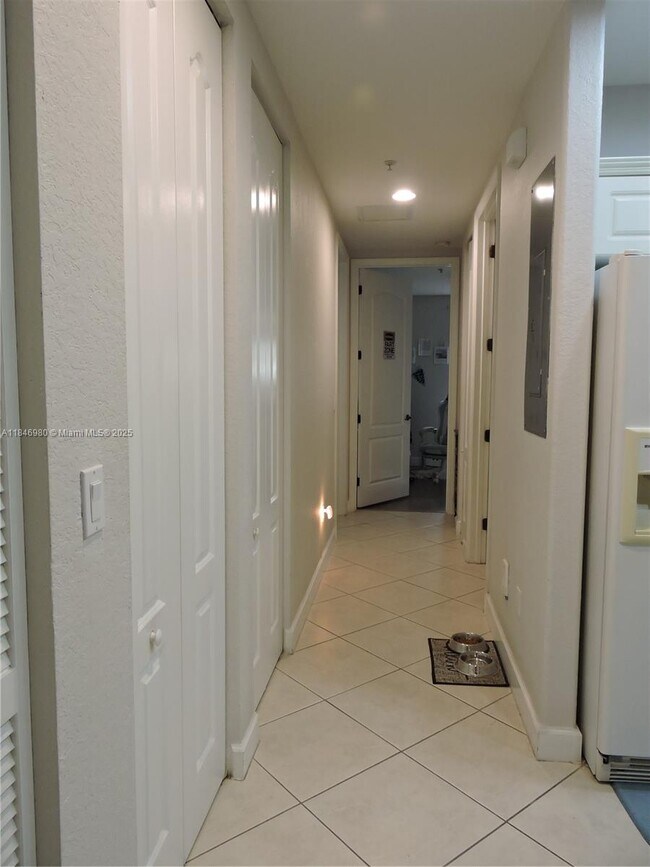 Building Photo - 413 SW 147th Ave