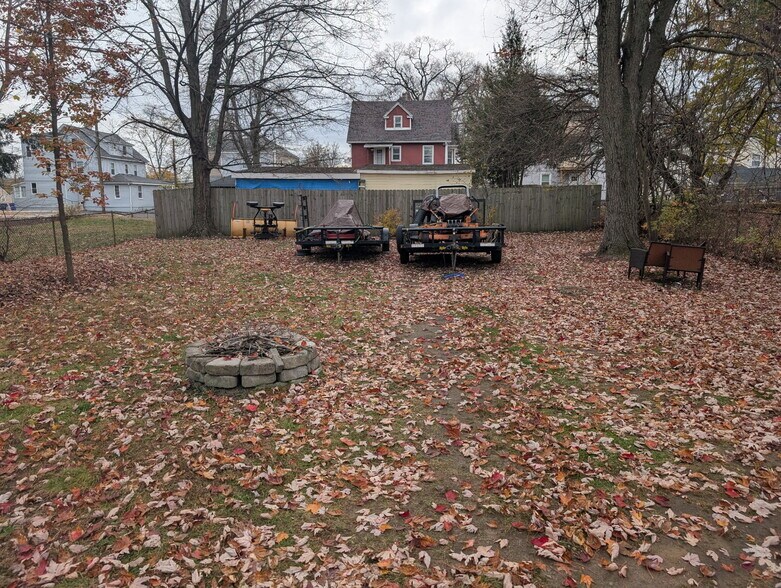 Building Photo - 91-93 Larrabee St