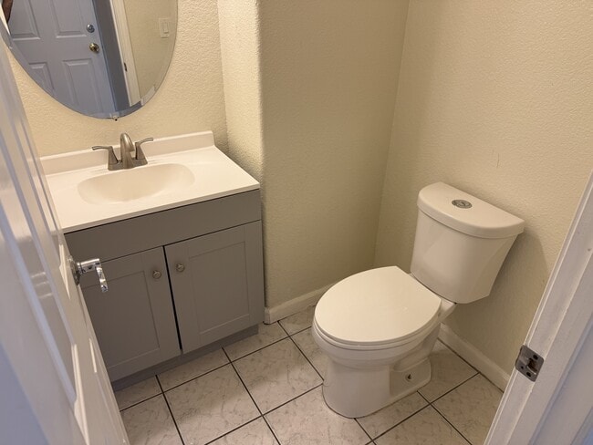 Building Photo - 4233 Quimby St