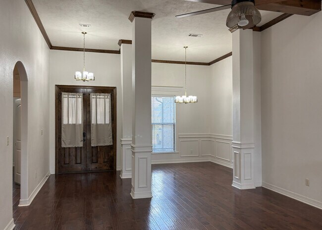 Building Photo - 3585 Canyon Ln
