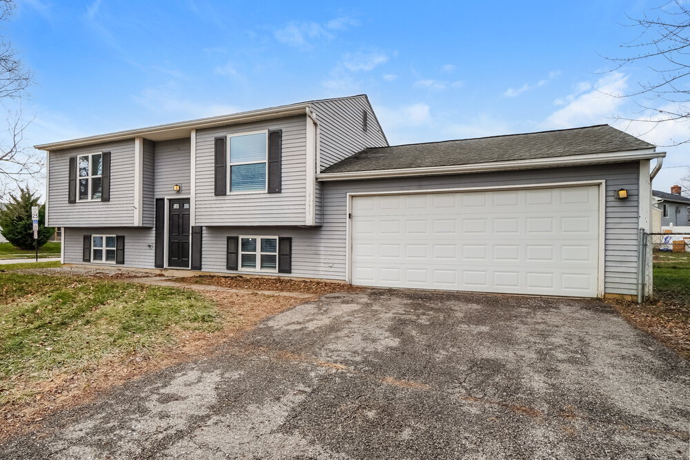 Building Photo - 4475 Charlotte Rd