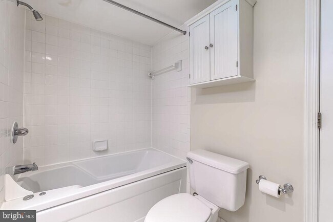 Building Photo - 1200 Braddock Pl