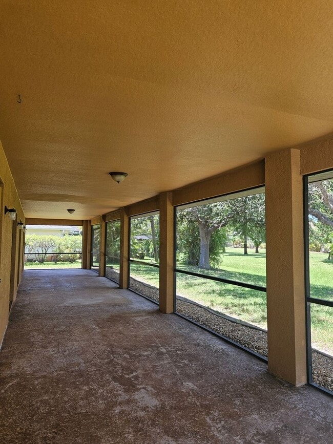 Building Photo - Rotonda Beautiful Architectural detail home