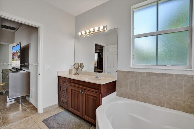 Building Photo - 15385 SW 93rd Ln