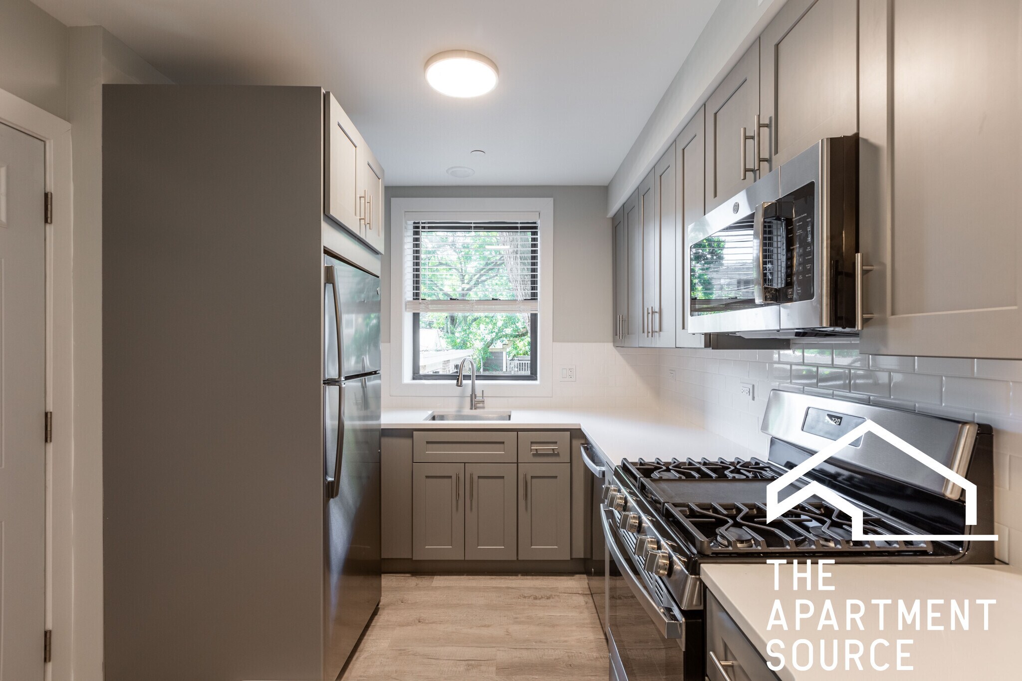 Building Photo - 1135 Oak Ave