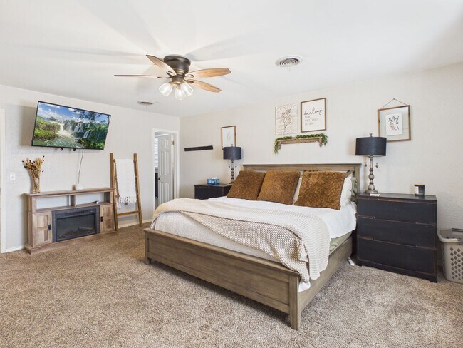 Building Photo - 7727 Cervin Dr