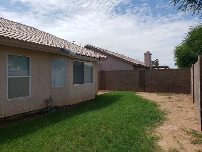 Building Photo - AVAILABLE NOW, FANTASTIC CHANDLER LOCATION!!!