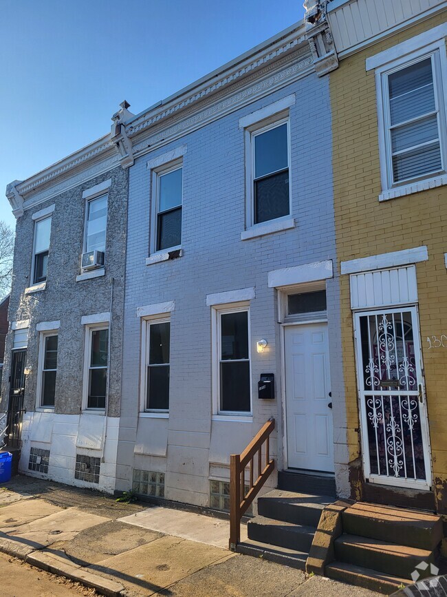 Building Photo - 1304 W Clementine St