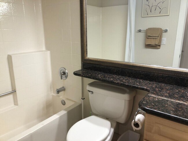 Building Photo - Meridian 2 BDR /2 BATH Luxury Condo - RESO...