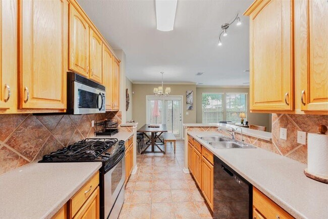 Building Photo - 1101 E Parmer Ln