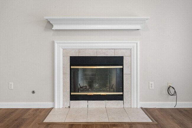 Building Photo - Beautifully Renovated Home in Worthington Place