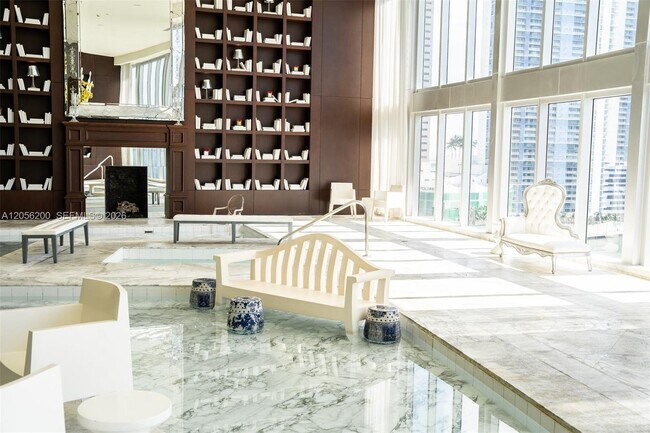 Building Photo - 495 Brickell Ave