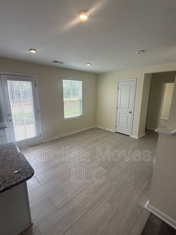 Building Photo - 328 Timberwild Dr