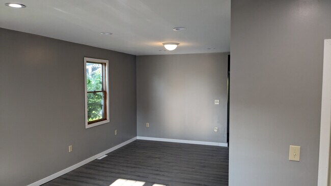 Building Photo - 1723 Rebecca St