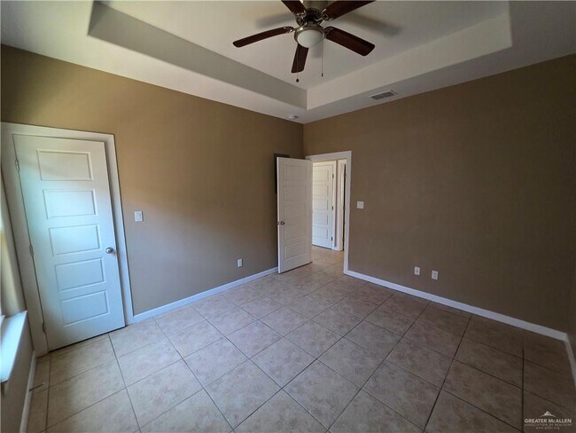 Building Photo - 2116 Garden Ridge Dr
