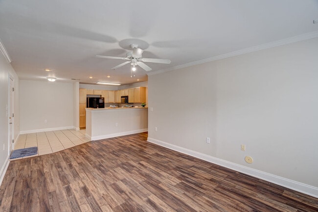 Building Photo - 2820 Bloomfield Ln