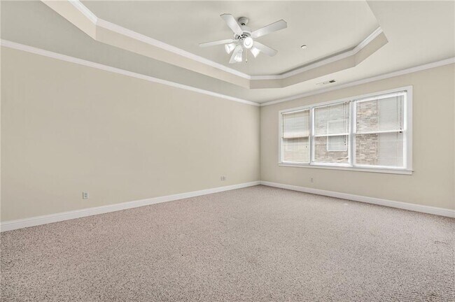 Building Photo - 1022 Emory Parc Pl