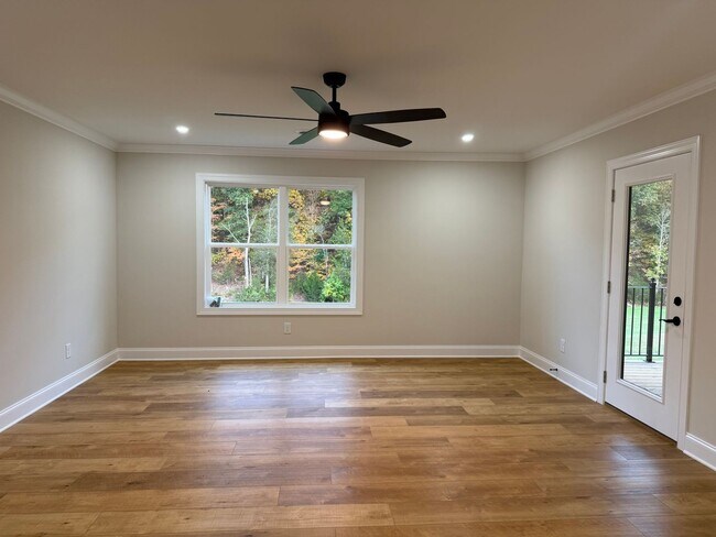 Building Photo - Short term Rental Home!