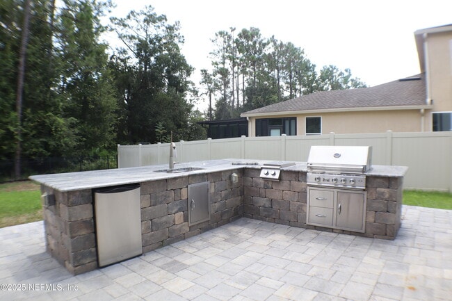 Building Photo - 175 Starlis Pl
