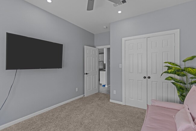 Building Photo - 12029 W Palomino Dr