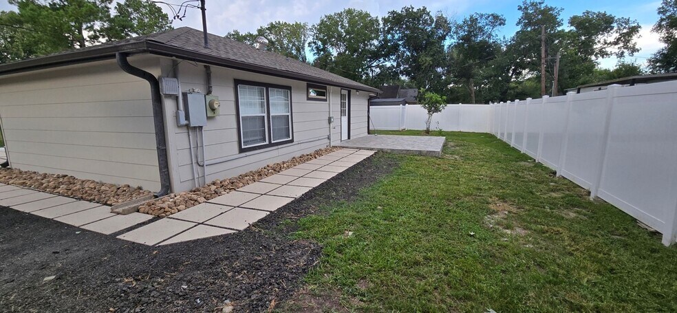 Building Photo - 118 Rockleigh Pl