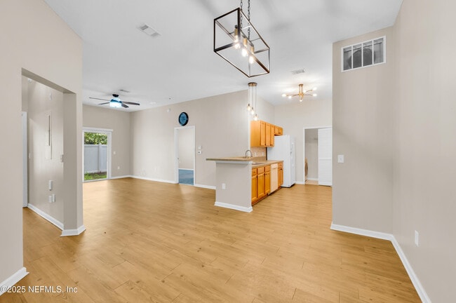 Building Photo - 7920 Merrill Rd