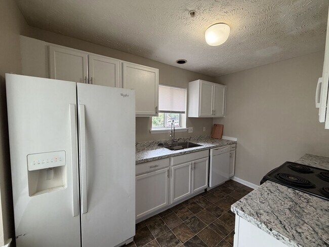 Building Photo - 3374 Galleria Dr