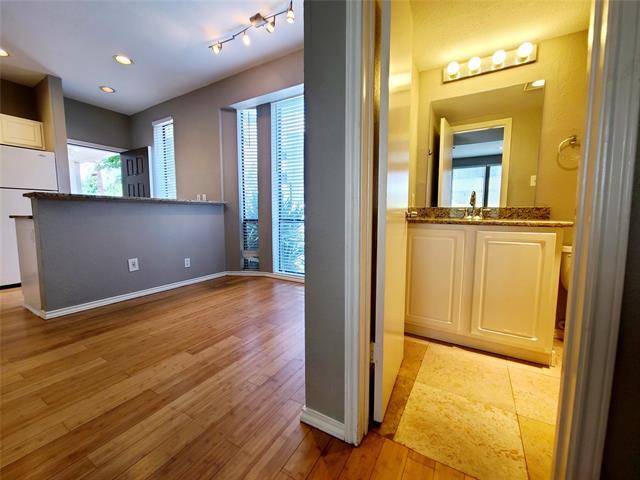 Building Photo - 2002 N Fitzhugh Ave