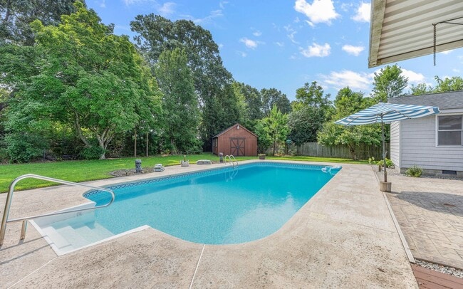 Building Photo - Rancher with a Pool