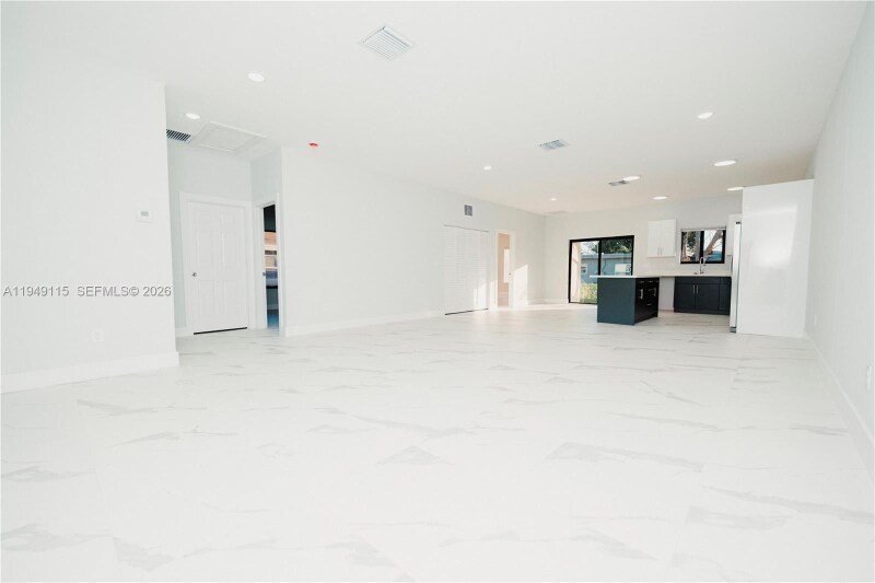 Building Photo - 820 Dr B J McCormick Ave