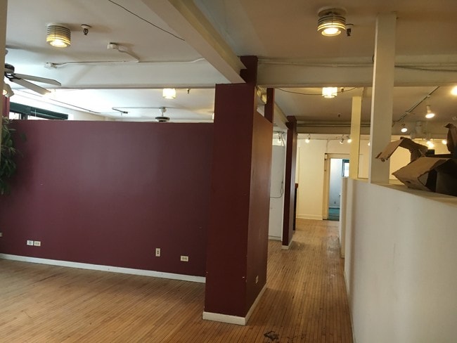 Building Photo - 3201-3209 N Clark St