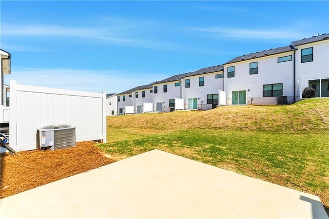 Building Photo - 1905 Westwind St