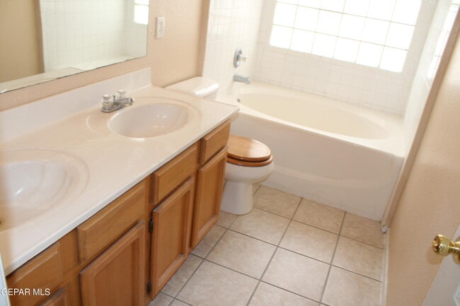 Building Photo - 11613 Sandy Plateau Cir