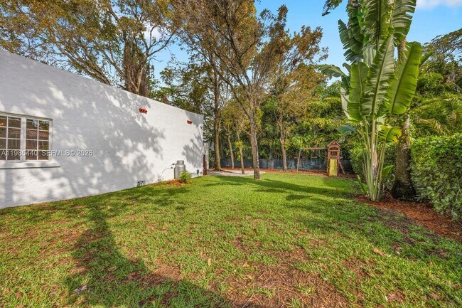 Building Photo - 517 Minorca Ave