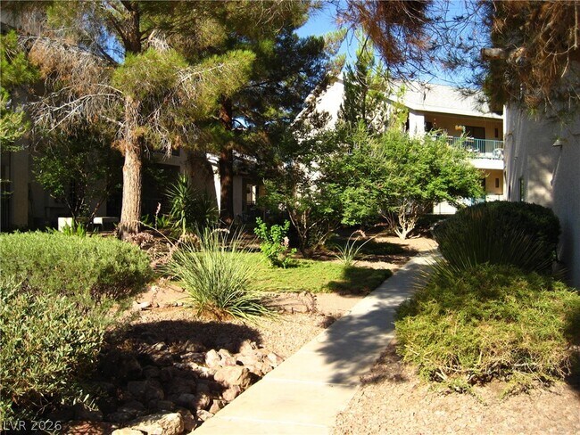 Building Photo - 2894 Lilac Ct