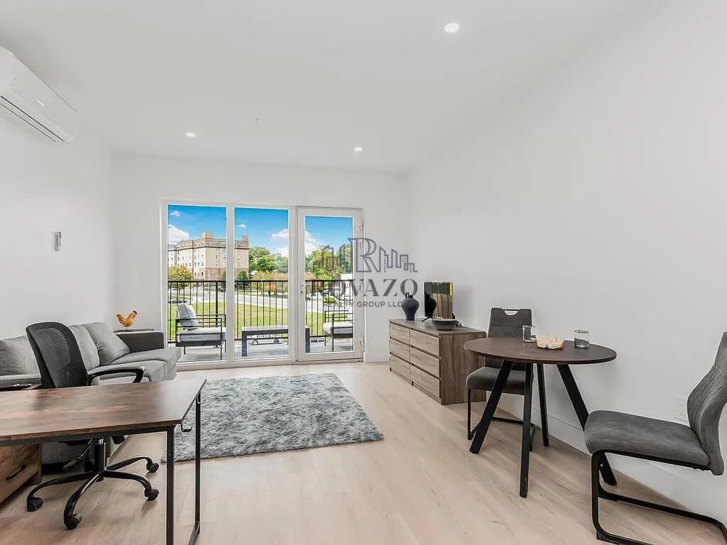 Building Photo - 19 Livingston St