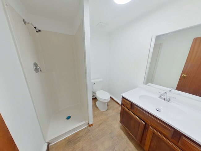 Building Photo - 3233 Illinois Apt #4