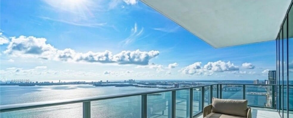 Building Photo - 1408 Brickell Bay Dr
