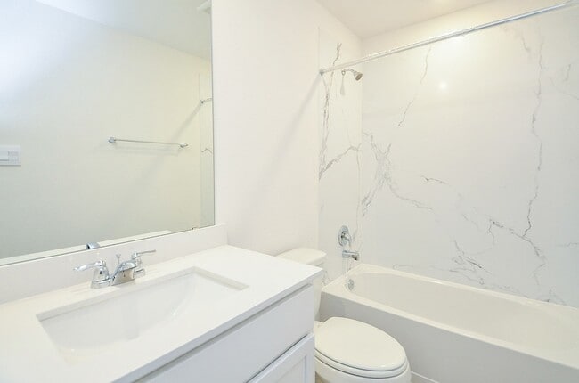 Building Photo - 8047 Marchese Dr