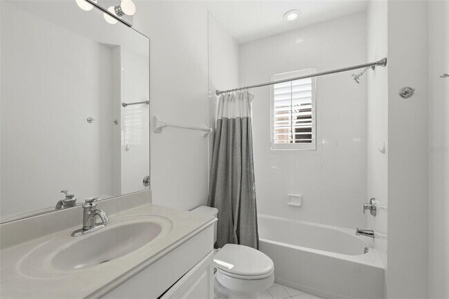 Building Photo - 815 Lake Evalyn Dr