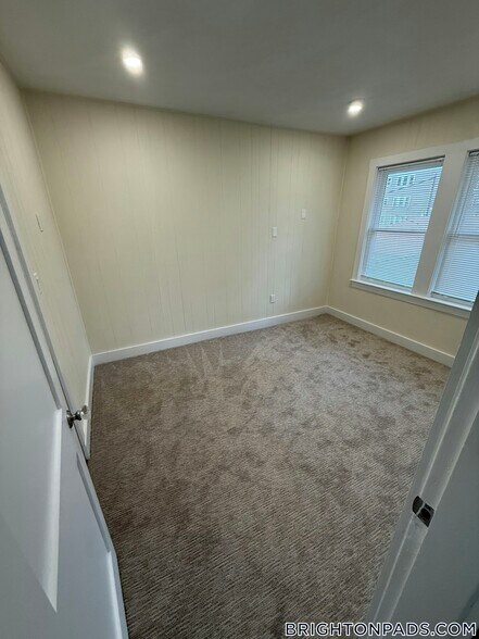 Building Photo - 101 Kilsyth Rd